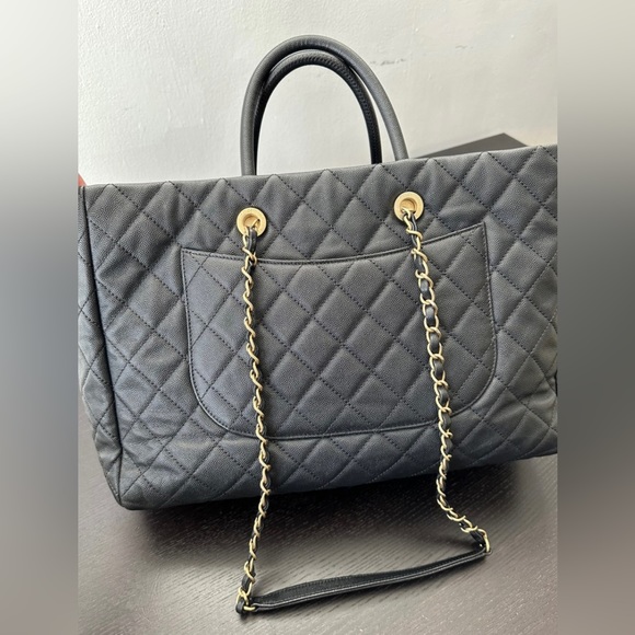 Chanel Coco Handle Shopping Tote Quilted - Picture 3 of 15